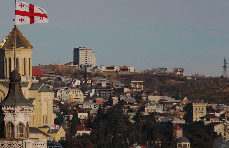 Trampning oilasi Gruziyada osmonoʻpar bino quradi